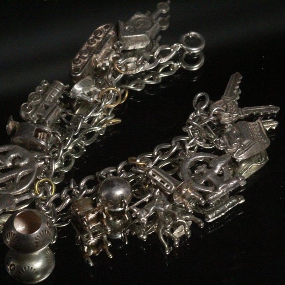 Vintage Silver Multi Charms Music 13 Tanker Keys Chairs Bracelet 35g - Picture 2 of 7